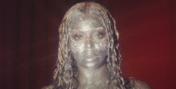 Photos n°9 : Beyonce Shines in a See Through Dress!