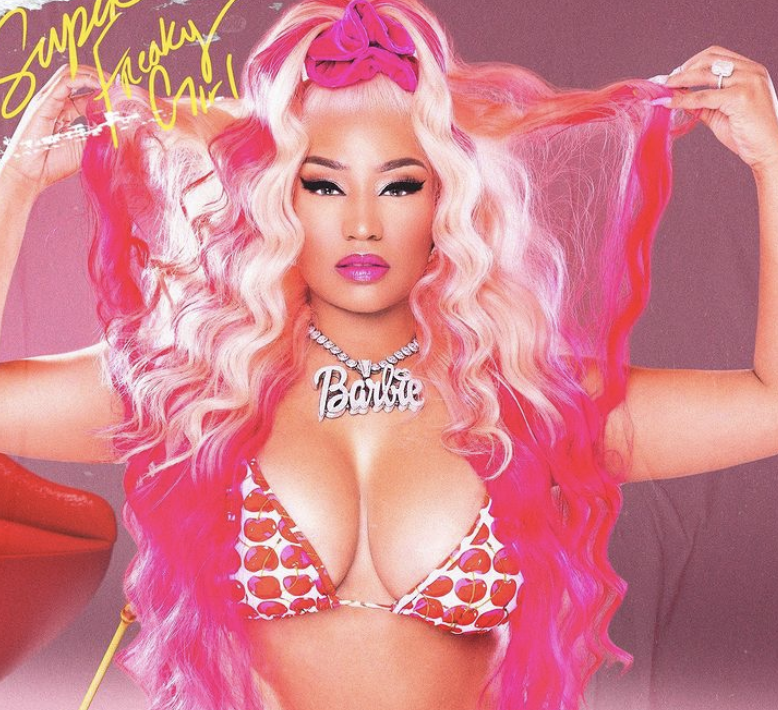 Photos n°4 : Nicki Minaj Shakes Her Feathers in The ‘Love In The Way’ Video!