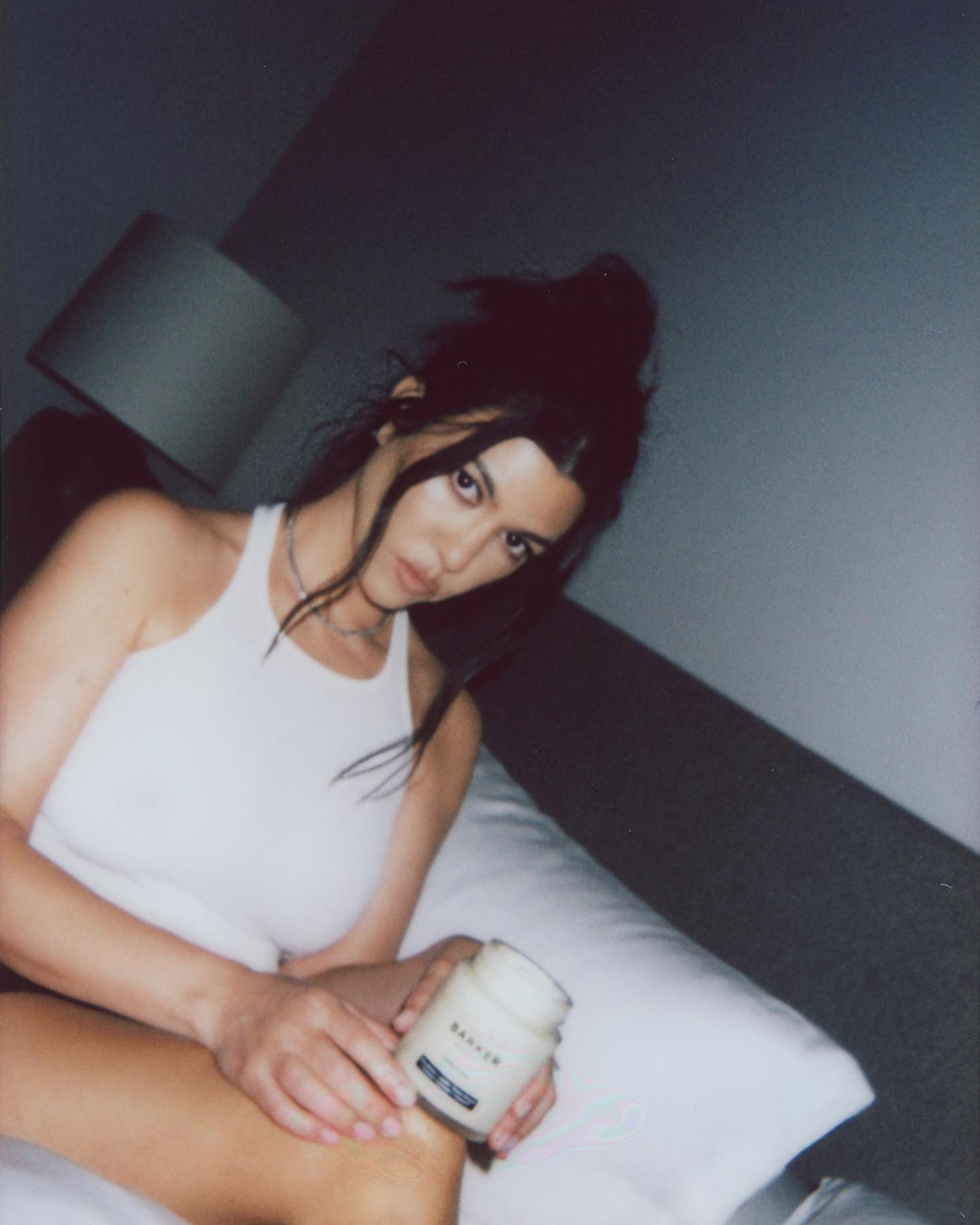 PHOTOS Emmenez Kourtney Kardashian dans le bain avec vous!