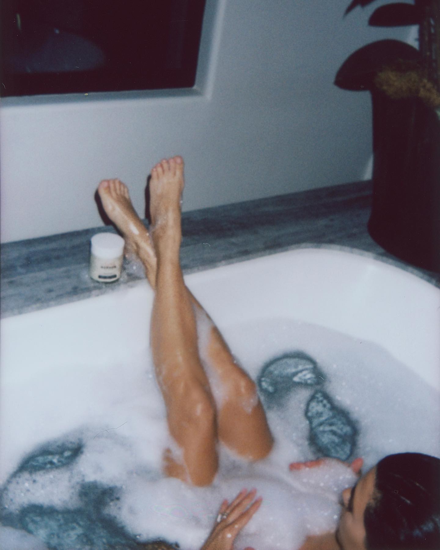 Emmenez Kourtney Kardashian dans le bain avec vous! - Photo 3