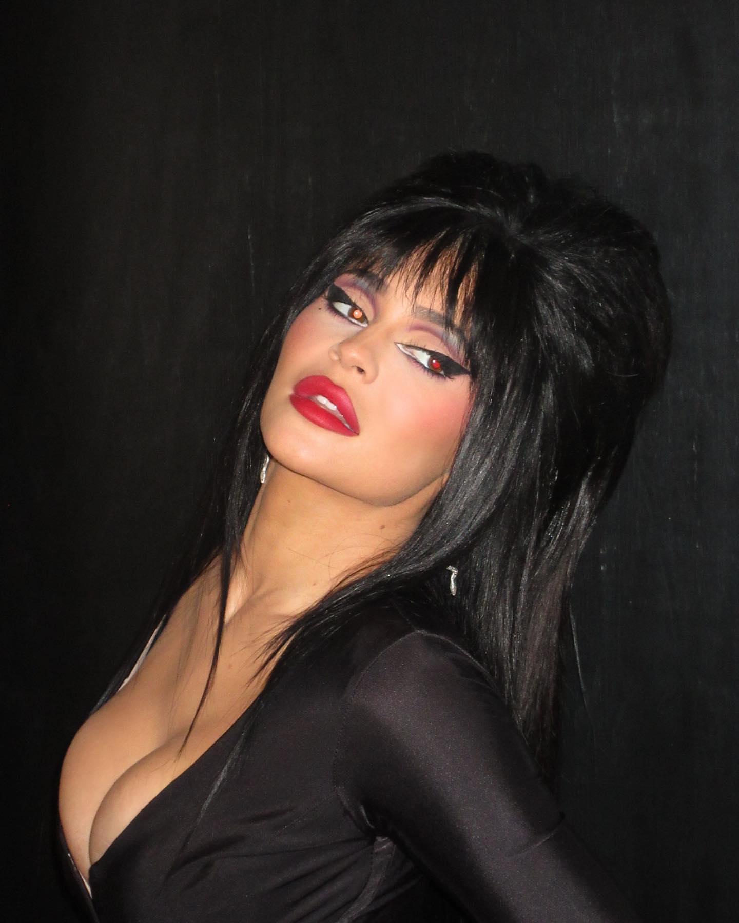 Kylie Jenner Does Her Best Version of Elvira! - Photo 3