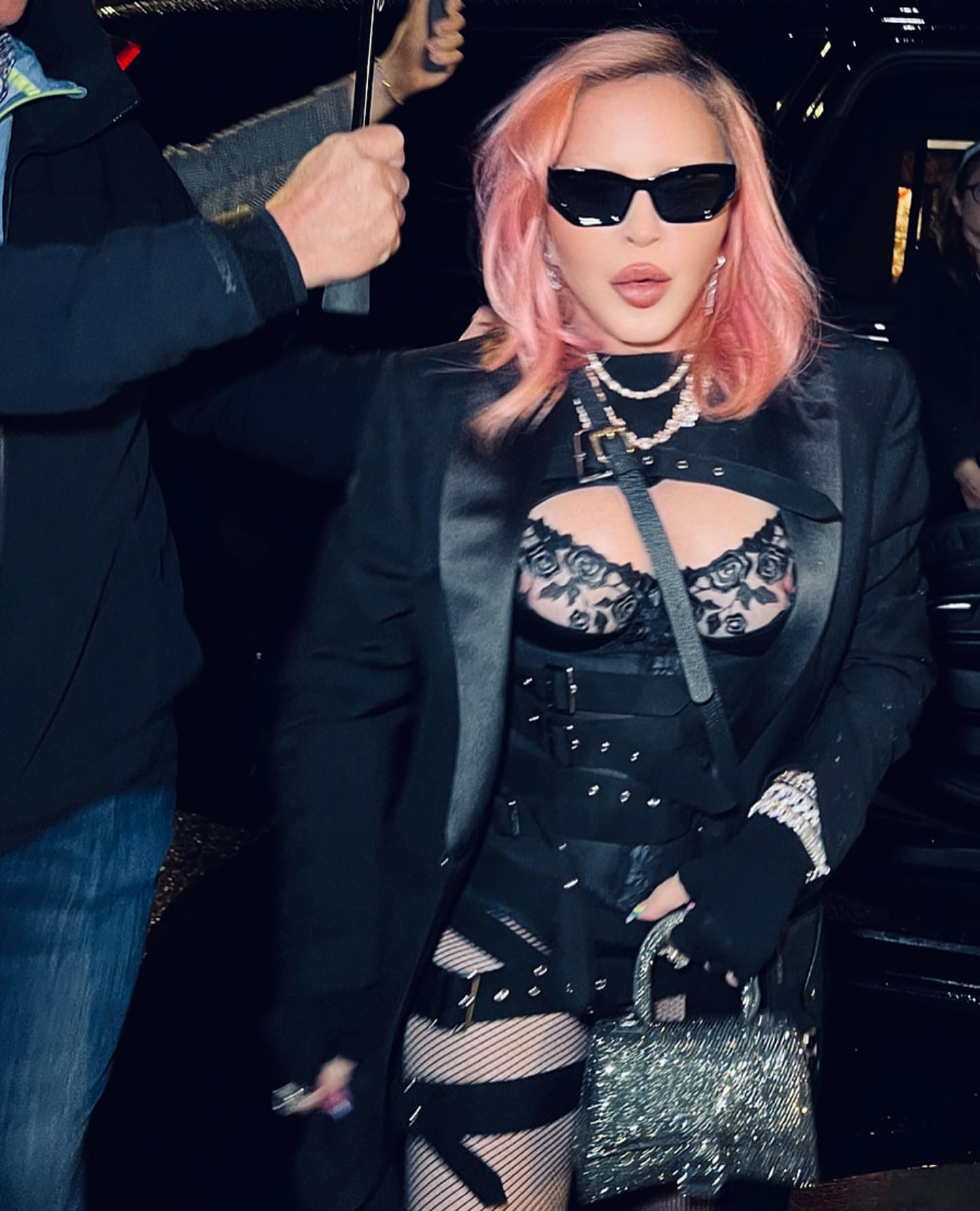 Madonna Rocks Pink Hair and Fishnets! - Photo 5