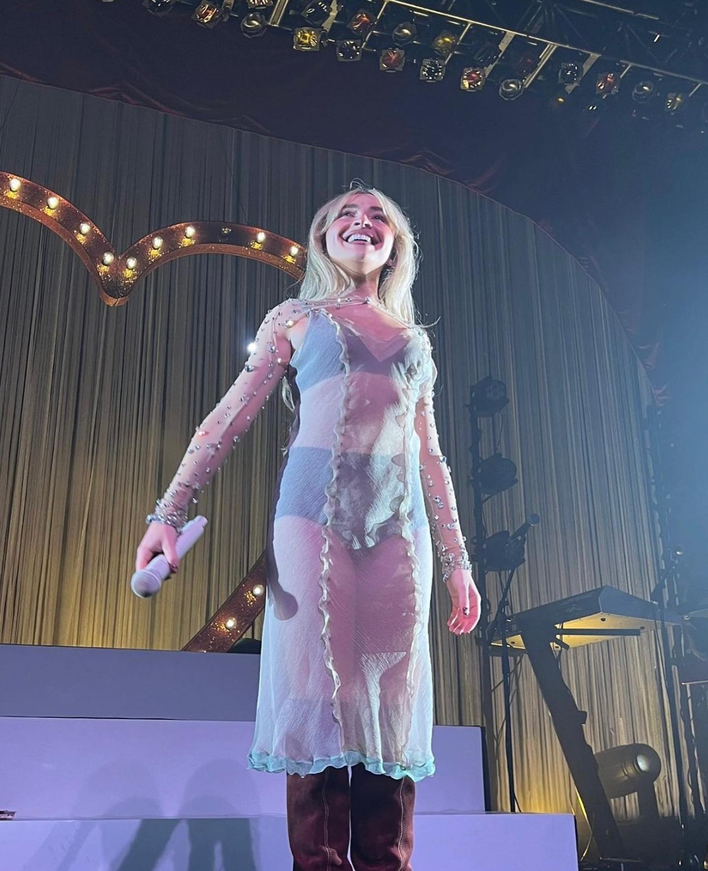 Sabrina Carpenter Gives Her Best Barbie at Paris Fashion Week! - Photo 47