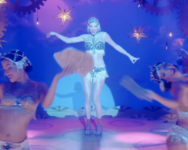 Taylor Swift Dances Burlesque in New Music Video! - Photo 15