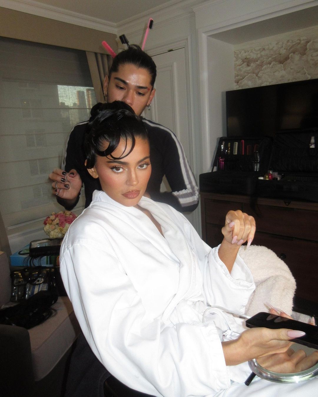 FOTOS Kylie Jenner le da a su hermana Kim algo de actitud! - Photo 44