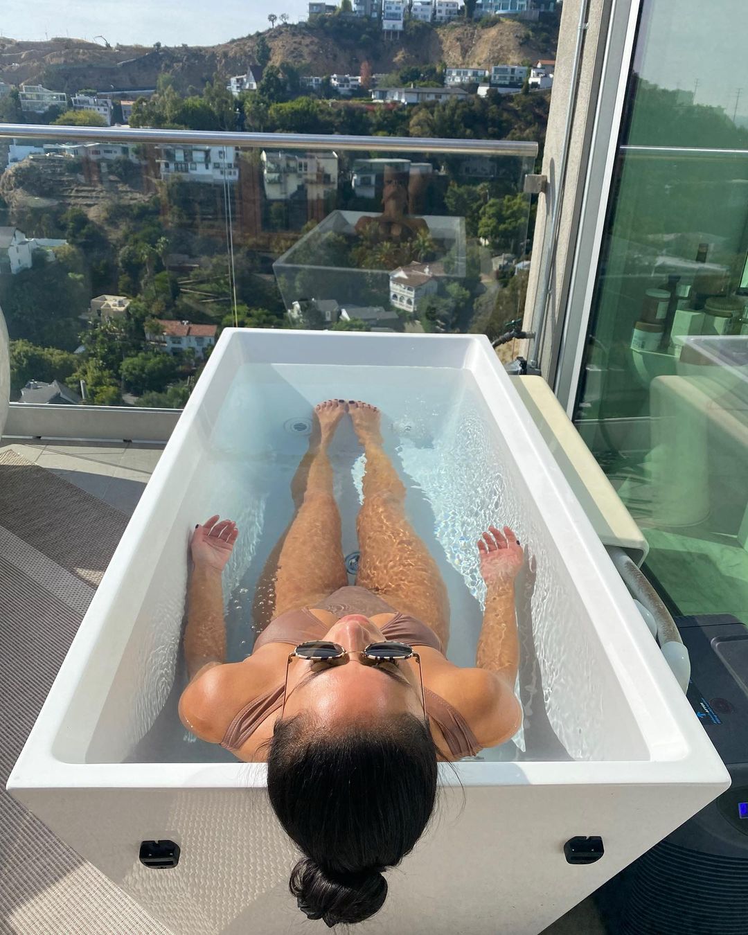 Le bain de glace quotidien de Nicole Scherzinger! - Photo 1