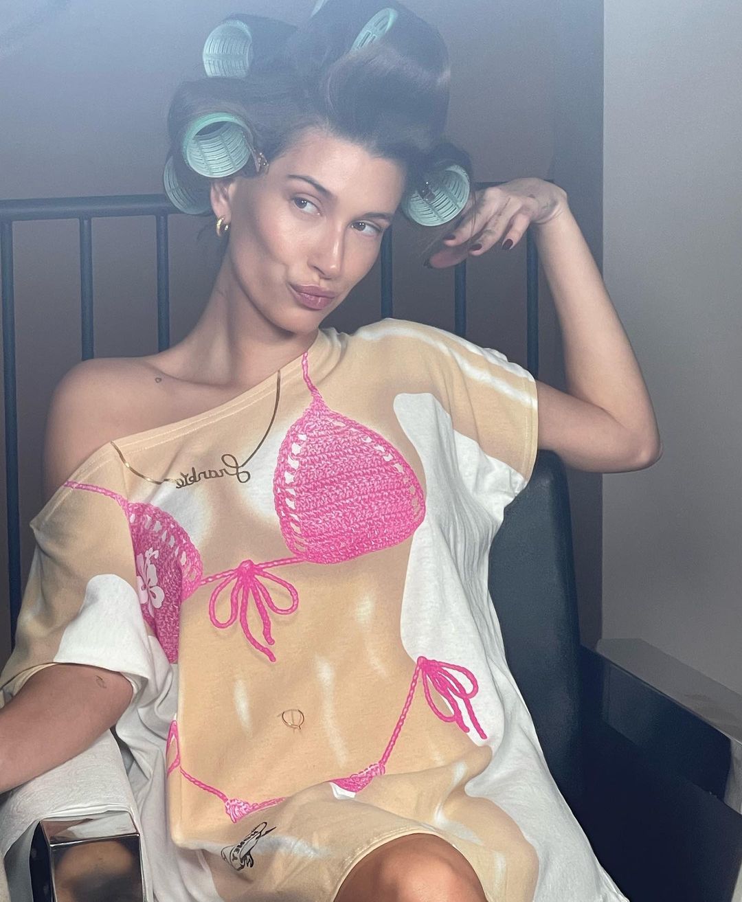 Hailey Bieber is Ready for Summer! - Photo 31