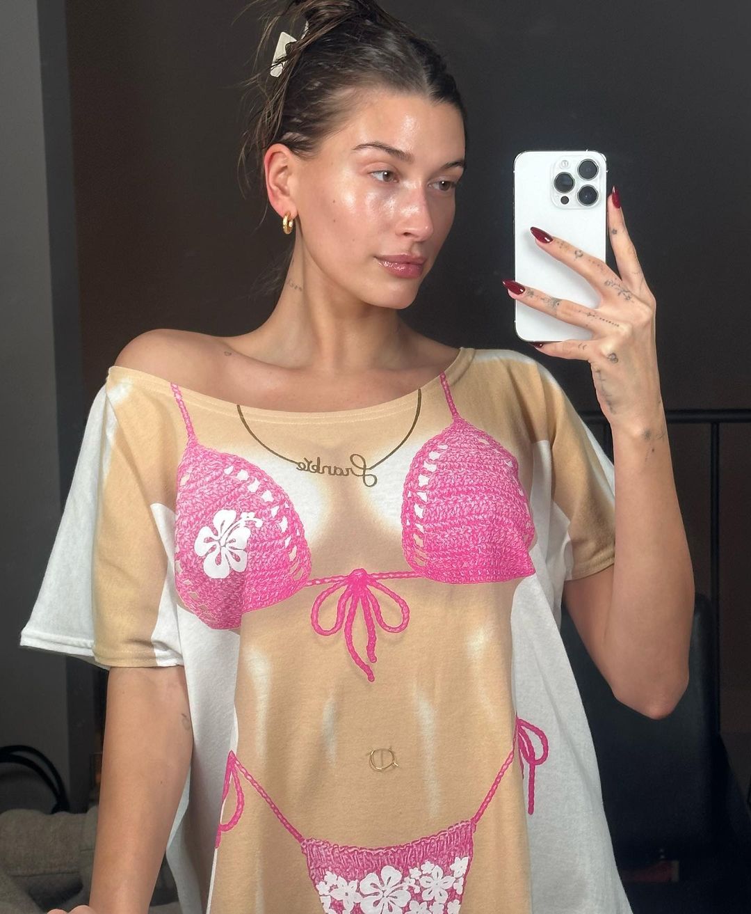 Hailey Bieber is Ready for Summer! - Photo 29