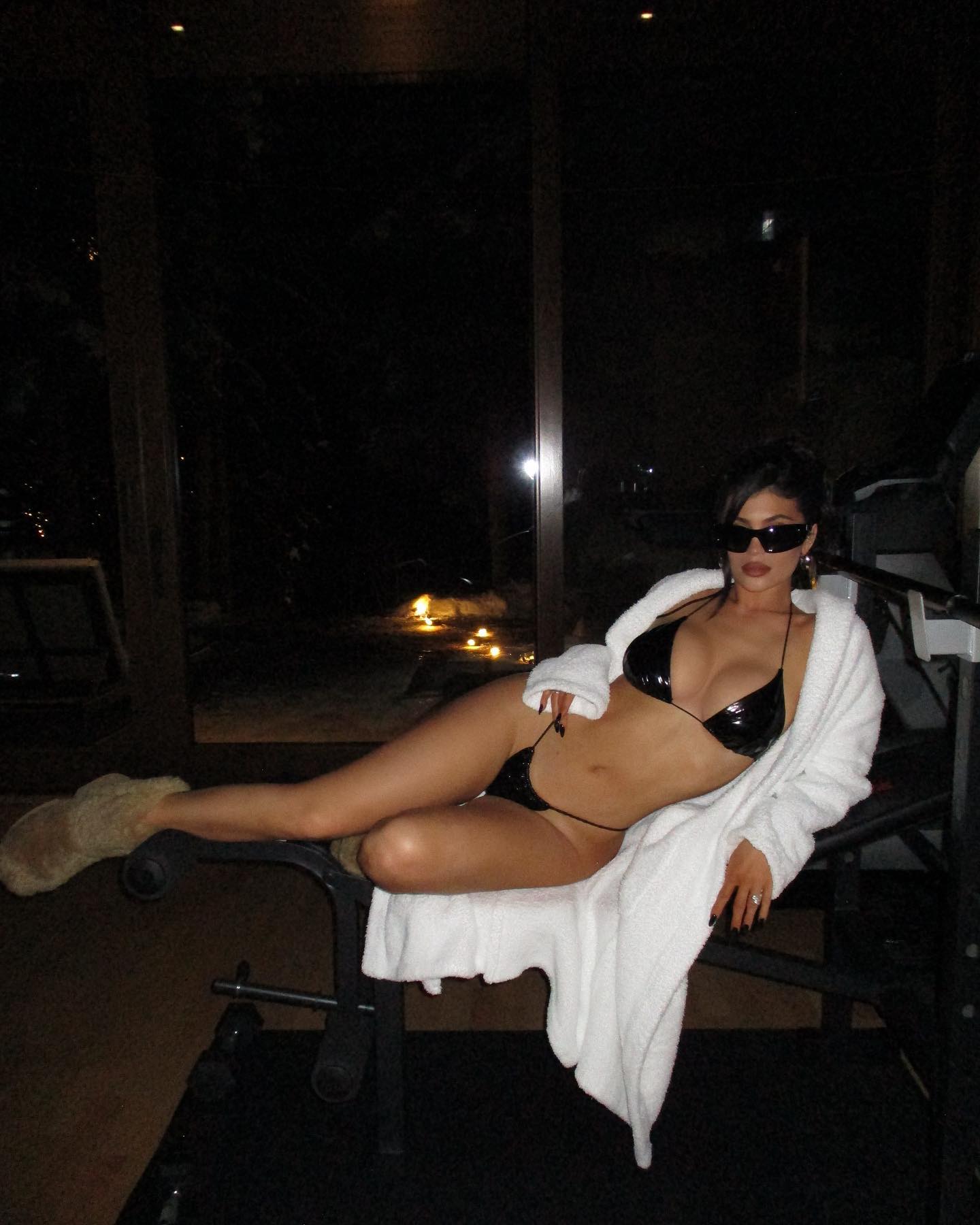 Kylie Jenner et Kim Kardashian twincest pour Instagram! - Photo 77