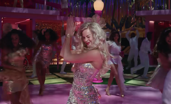 Photos n°3 : A New Look At Margot Robbie as Barbie in New Teaser!