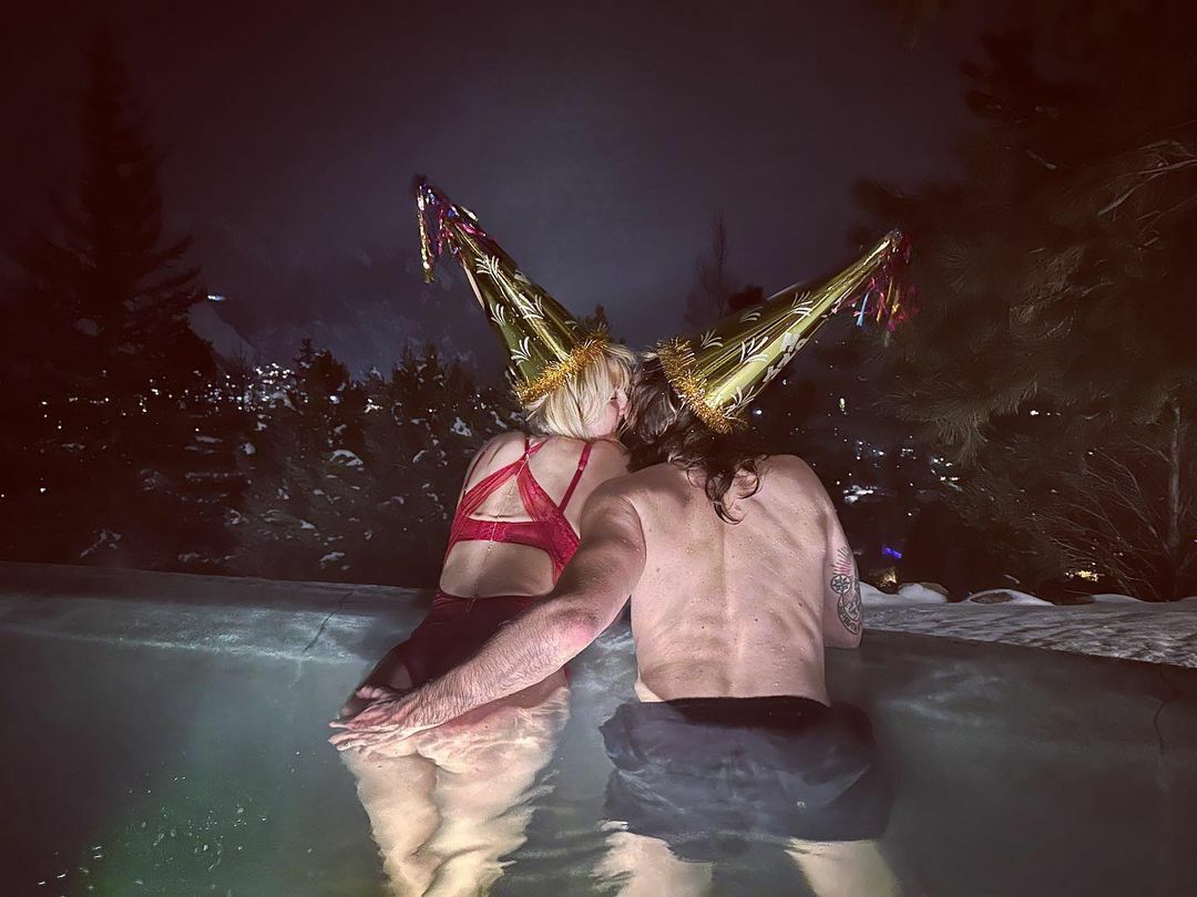 Heidi Klumâ€™s Hot Tub New Year!