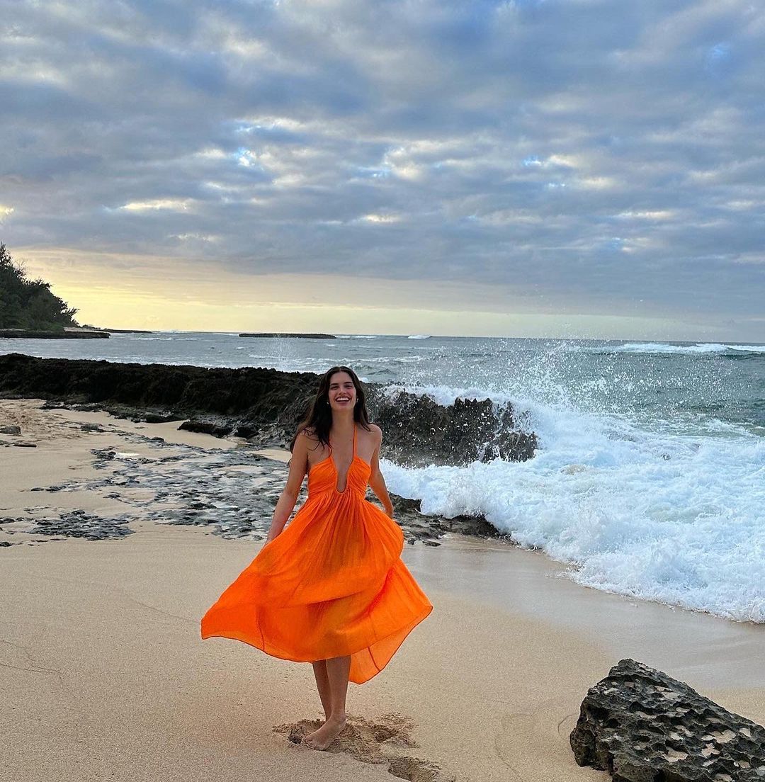 Photos n°10 : Sara Sampaio Hits Hawaii!