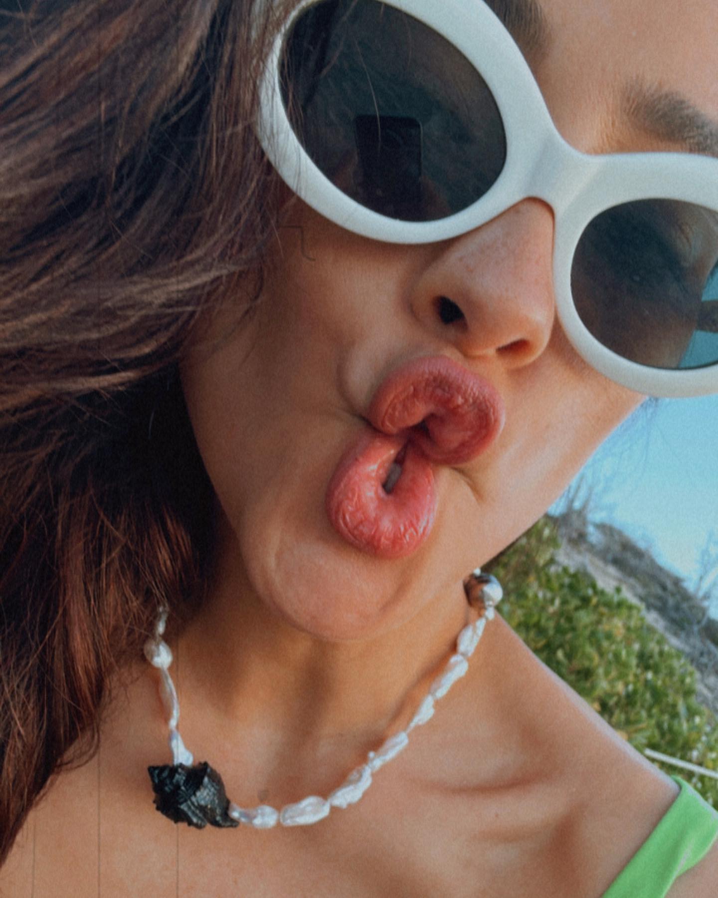 Shay Mitchell Takes Her Peach to The Beach! - Photo 2