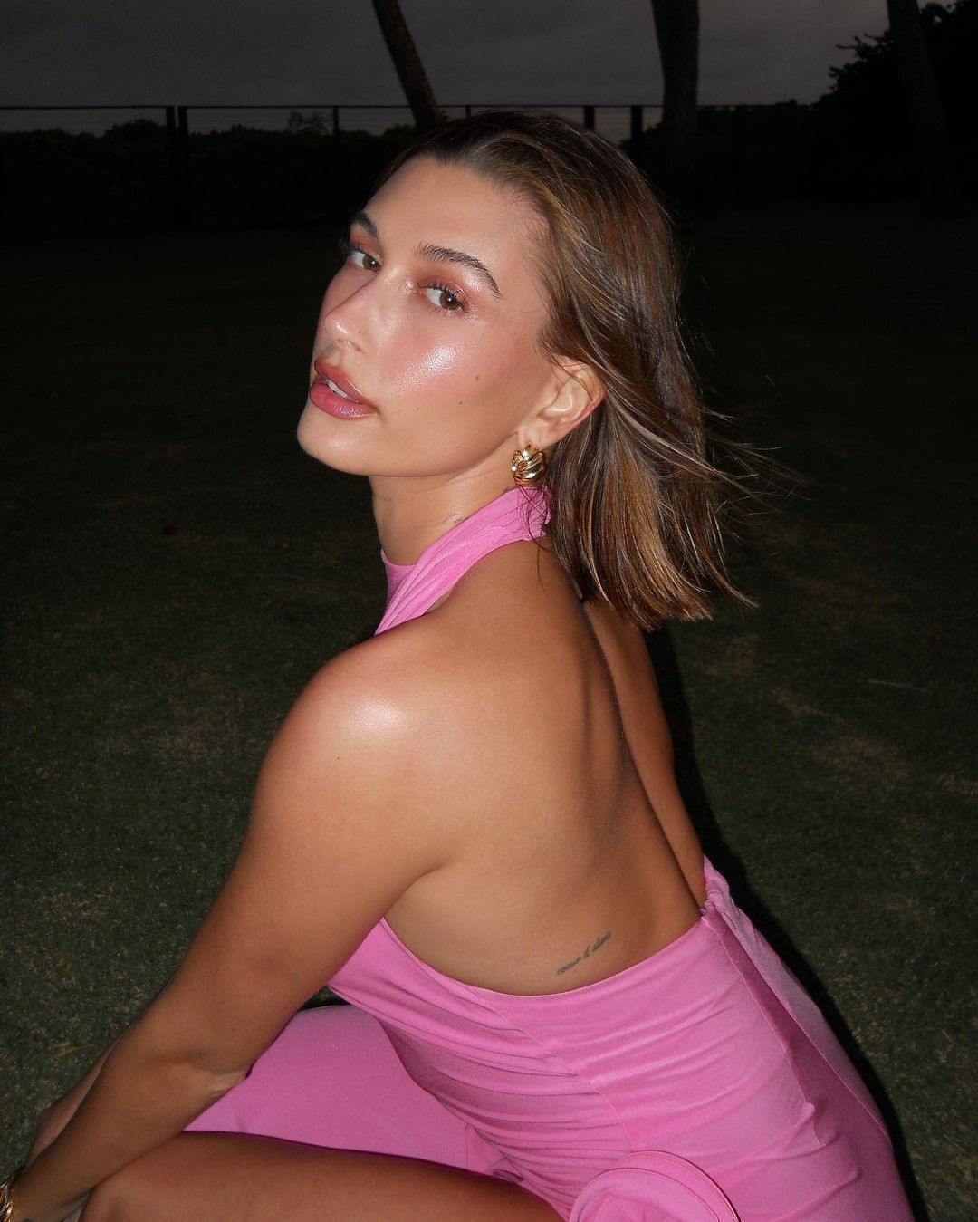 Hailey Bieber is Ready for Summer! - Photo 14