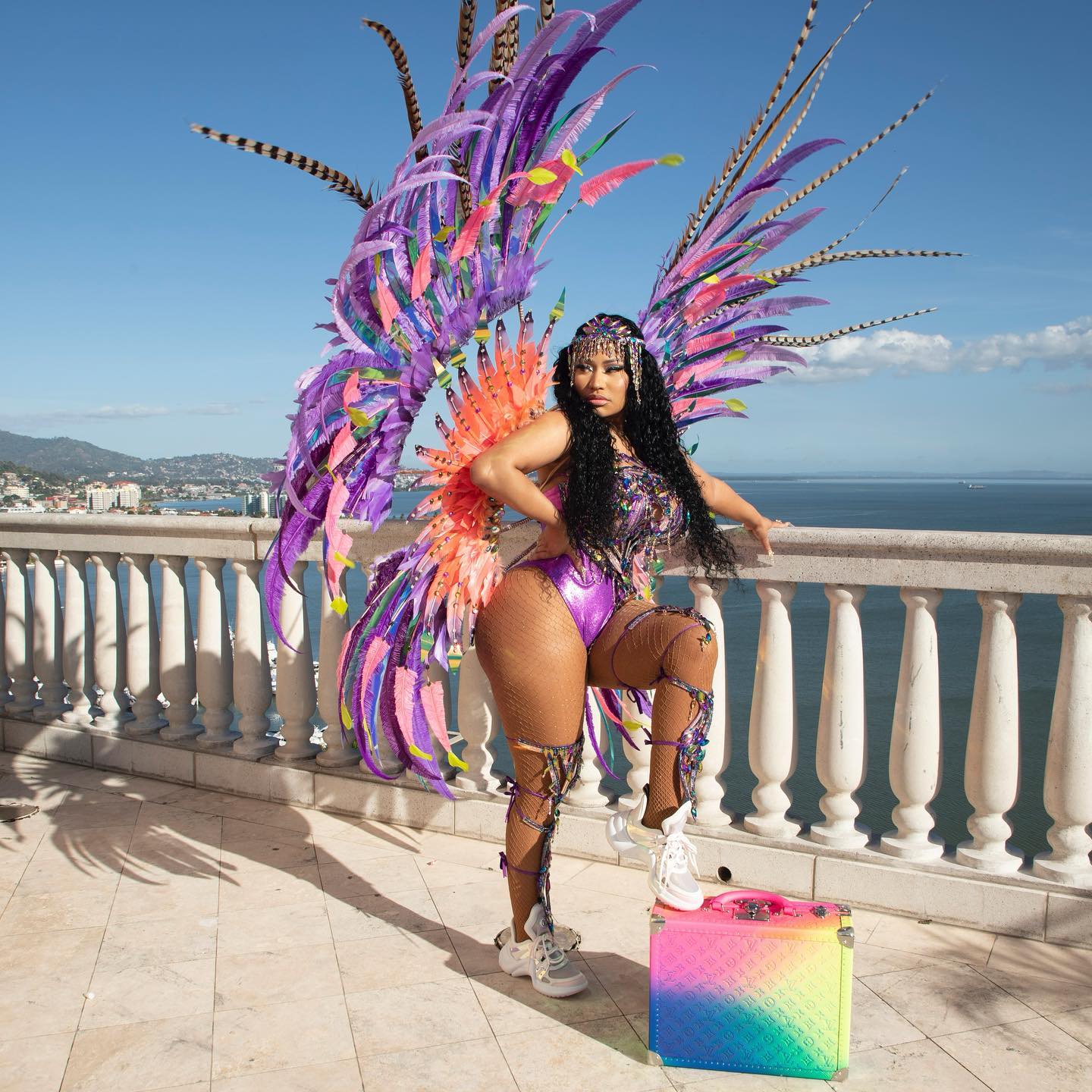 Photos n°5 : Nicki Minaj Does Carnival!