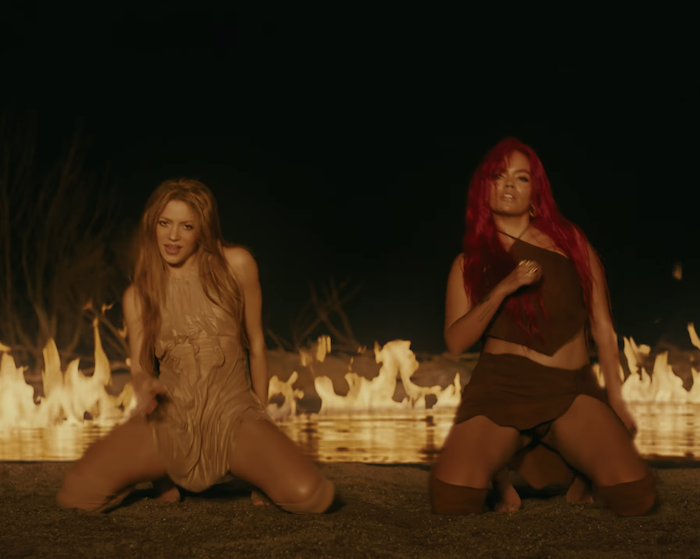 PHOTOS Shakira et Karol G servent Truman Show Realness dans un nouveau clip vidéo! - Photo 22
