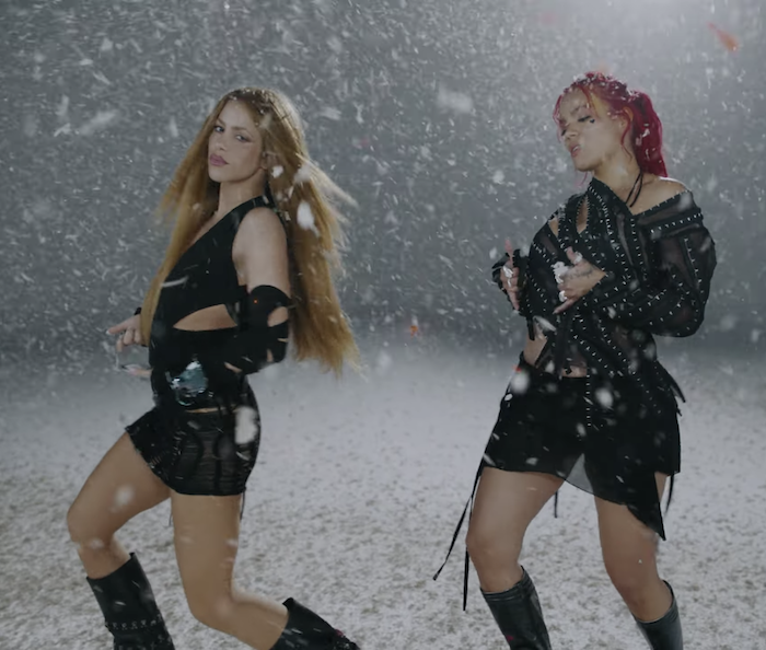 Photos n°10 : Shakira and Karol G Serve Up Truman Show Realness in New Music Video!