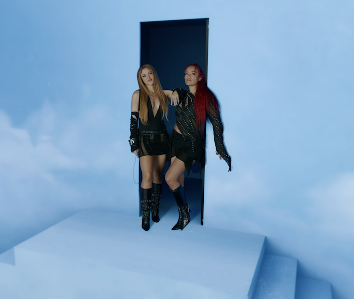 PHOTOS Shakira et Karol G servent Truman Show Realness dans un nouveau clip vidéo! - Photo 5