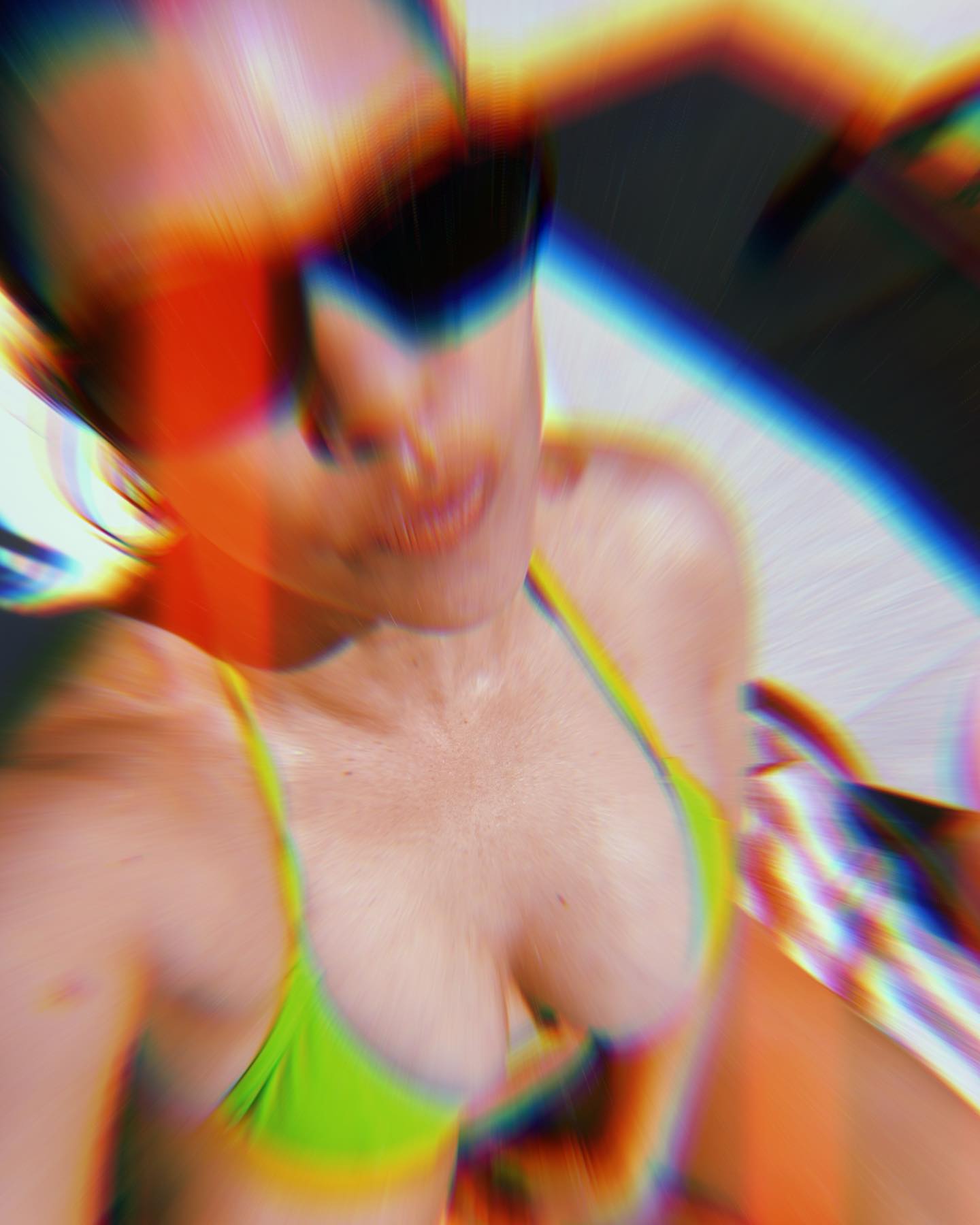 Photos n°23 : Kourtney Kardashian’s Red Bikini Bump!