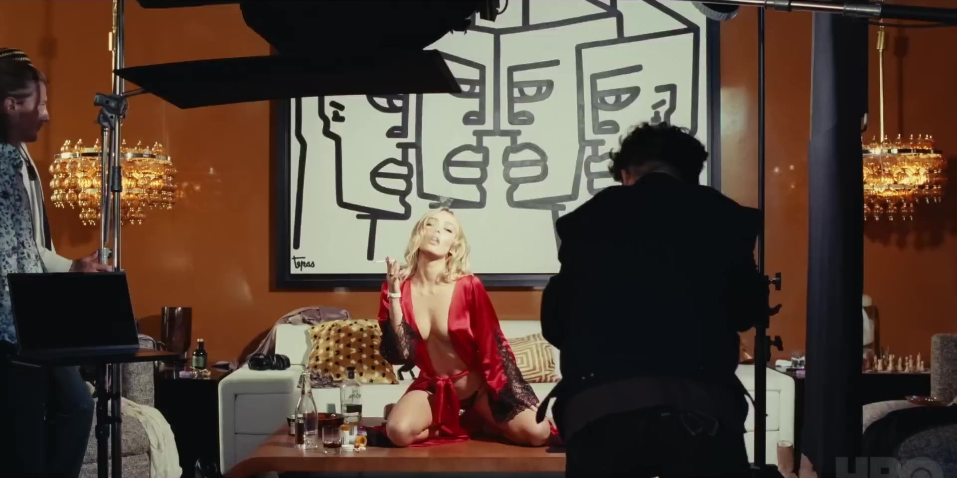Photos n°1 : Lily Rose Depp Sexy in her Latest “The Idol” Trailer!