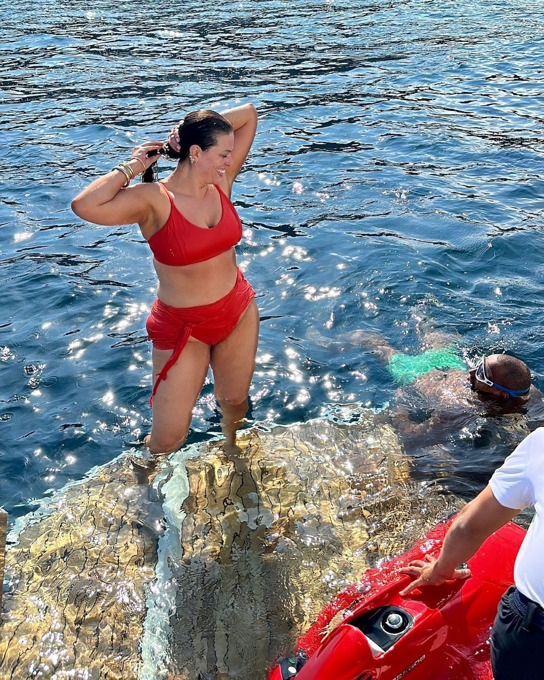 Photos n°1 : Ashley Graham’s Boat Vacation!