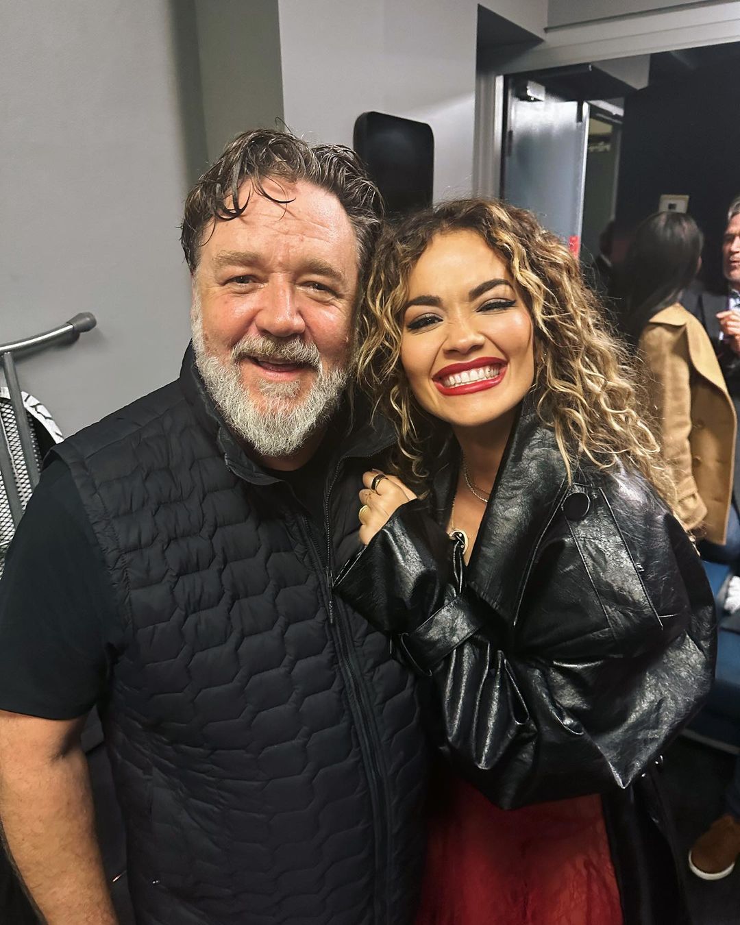 Russell Crowe Brings Rita Ora Out! - Photo 2