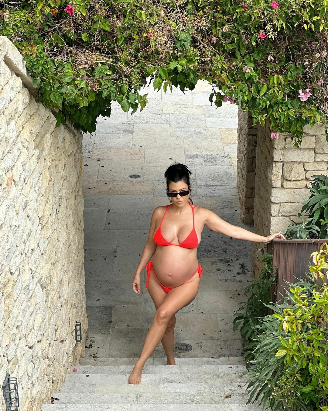 Kourtney Kardashian’s Red Bikini Bump! - Photo 4