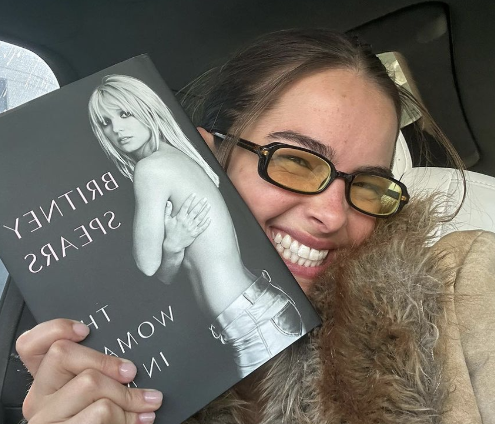 Addison Rae is Ready to Read The Britney Spears Book!