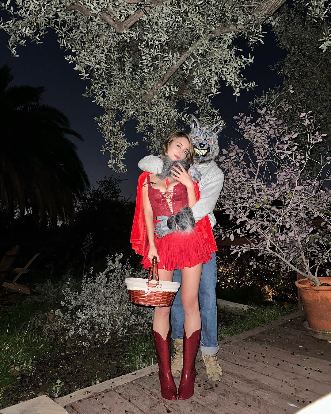 Caylee Cowan’s Halloween Love Story! - Photo 7