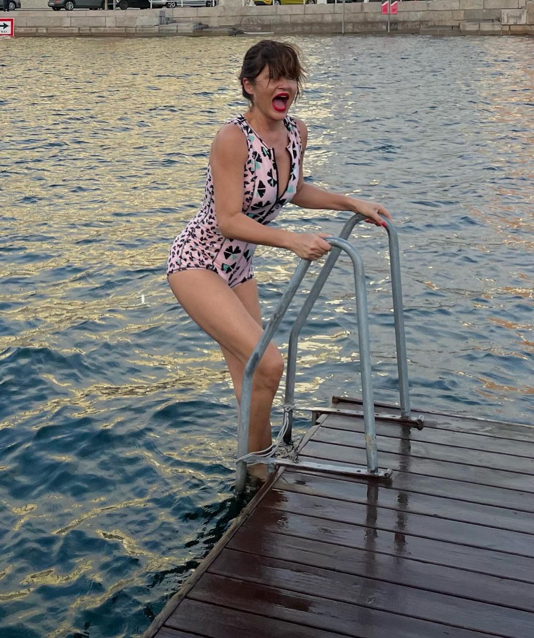 Helena Christensen Keeps Her Cold Plunge Tradition Going! - Photo 1