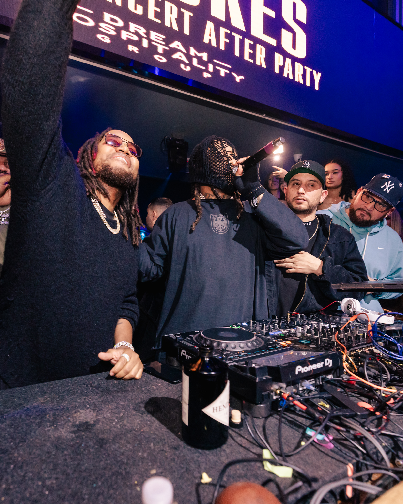 Photos n°2 : Ye Hosts His Vultures Afterparty at Harbor NYC!