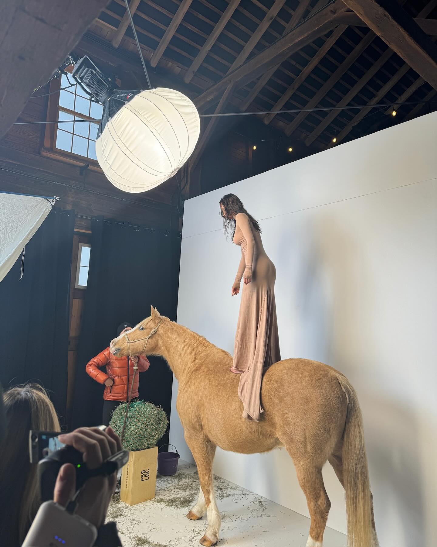Photos n°4 : Bella Hadid is Horsing Around on the Set of Her New Vogue Shoot!